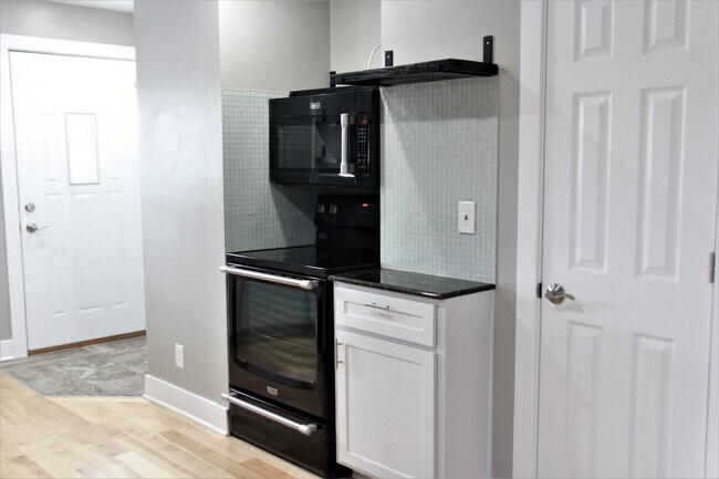 Kitchen - 1601 Niles Ave