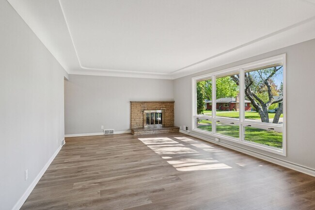 Foto del edificio - 6416 Wilryan Ave