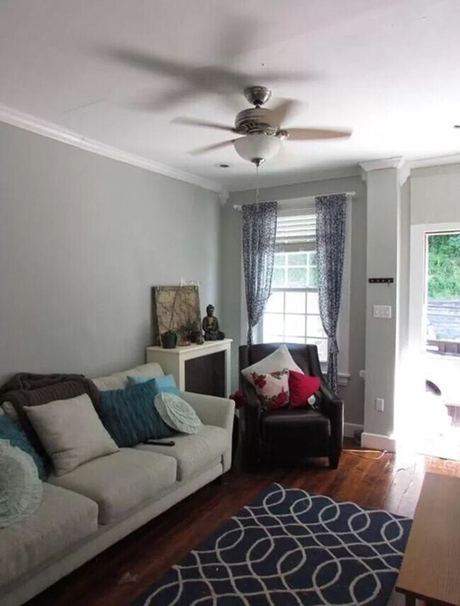 Foto del edificio - Stunning 3-Bedroom Townhouse in Manayunk! ...
