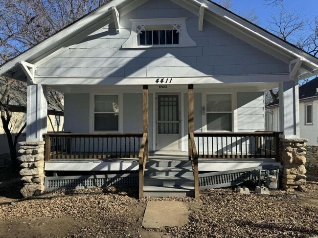 Foto del edificio - 4411 Adams St