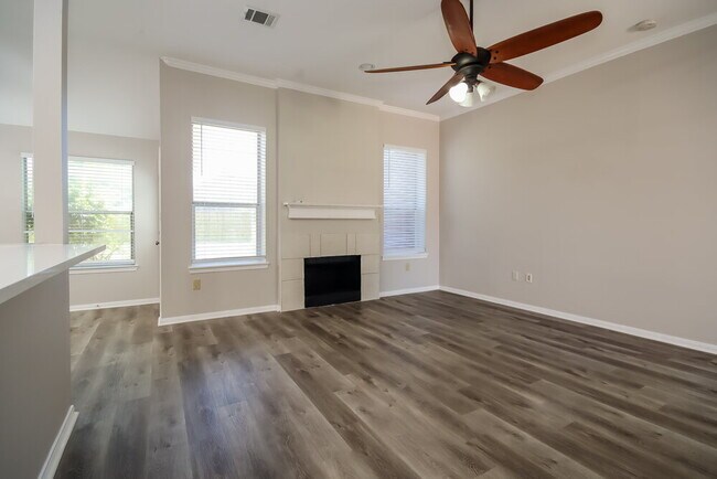 Foto del edificio - 13553 Miller Ln