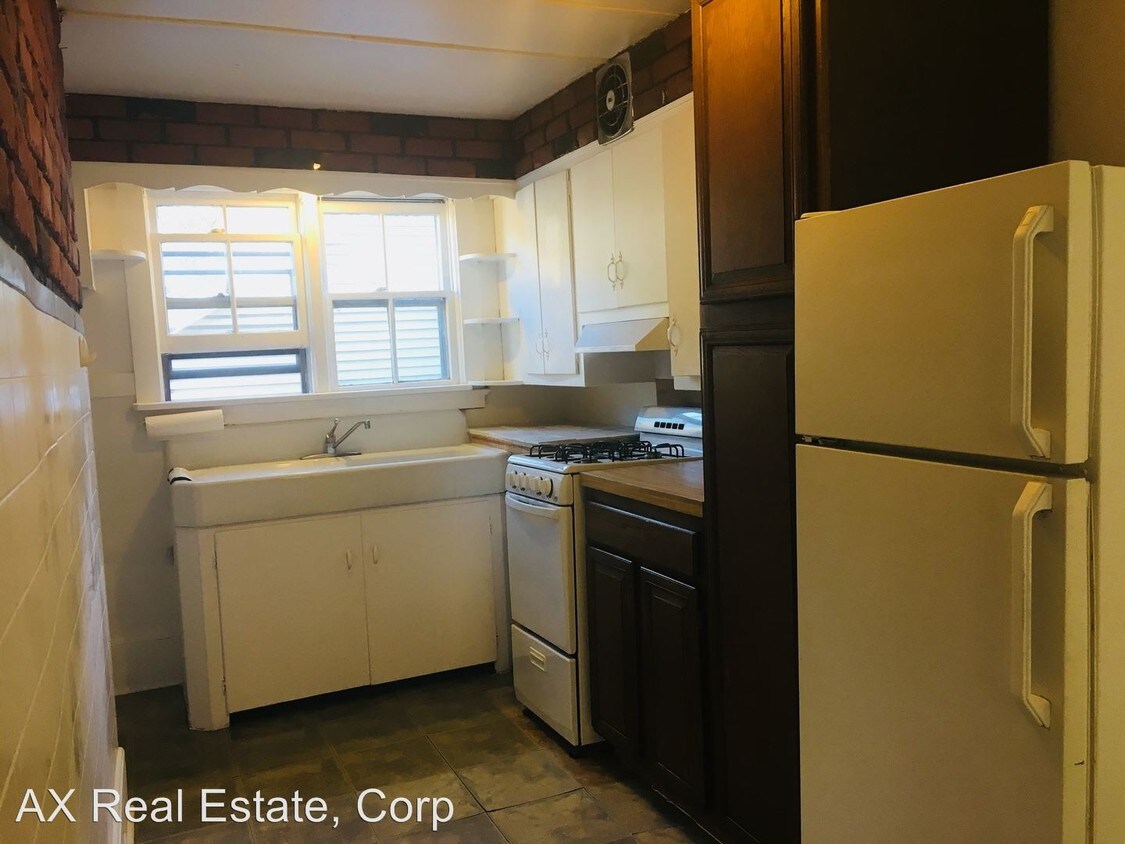 Foto principal - 135 Theodore Fremd Ave