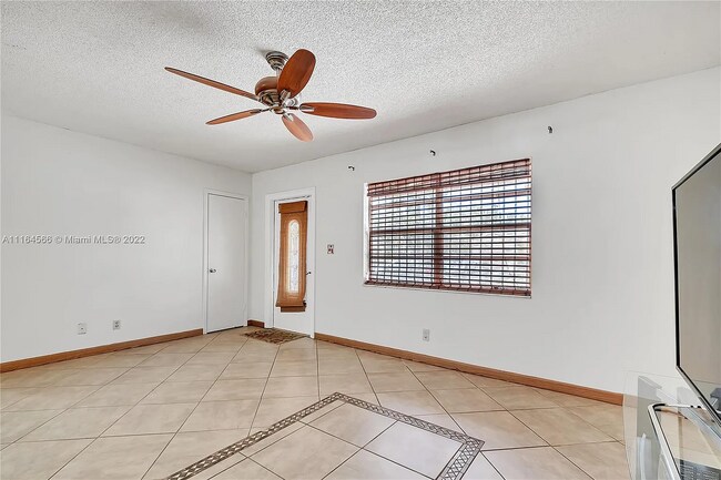 Foto del edificio - 2001 SW 97th Ave