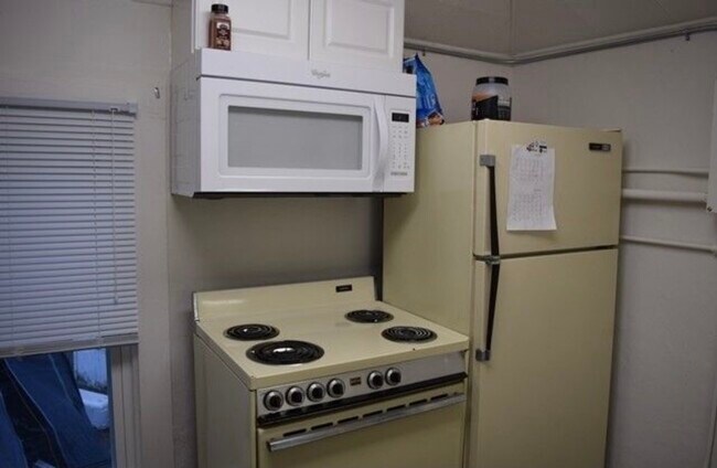 Foto del edificio - 802 Bliss Ave