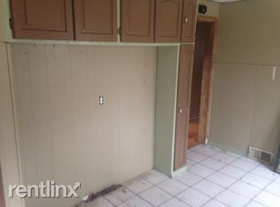 Foto principal - 26280 Princeton St
