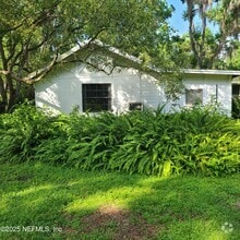 Building Photo - 1420 Lake Disston Dr