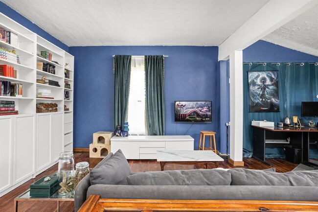 Foto del edificio - 3036 E Bradbury Ave