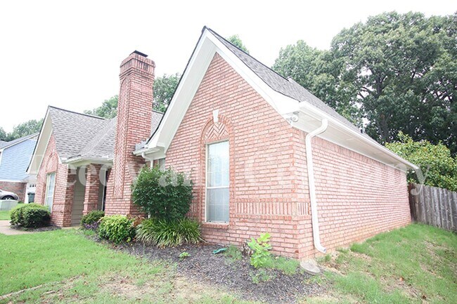 Foto del edificio - 6612 Dawnhill Rd