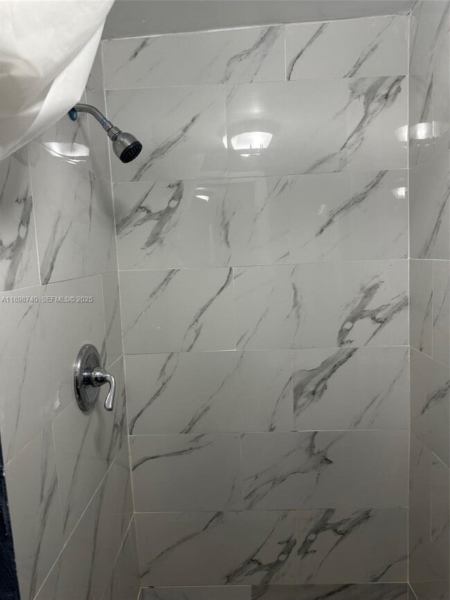 Building Photo - 1041 NW 196th St