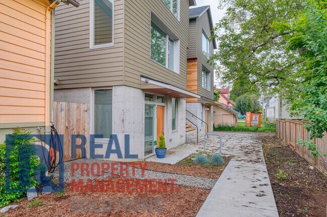 Foto del edificio - 4540 N Vancouver Ave