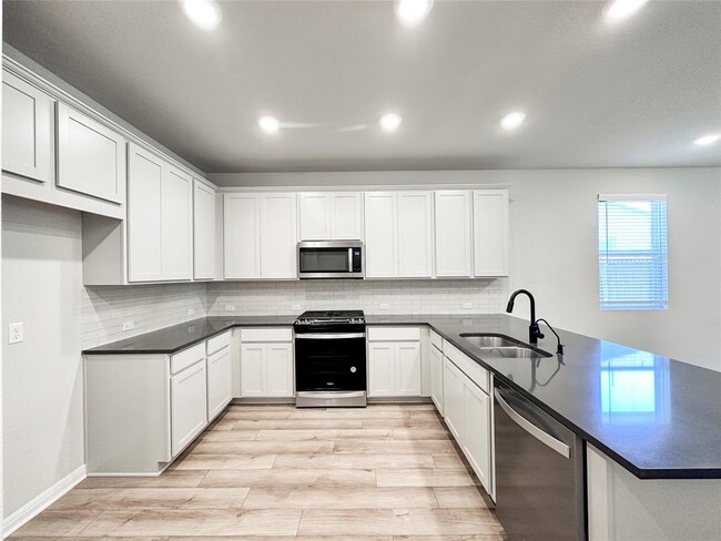 Building Photo - 409 Palo Brea Lp