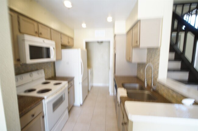 Foto del edificio - 8263 Sands Point Dr