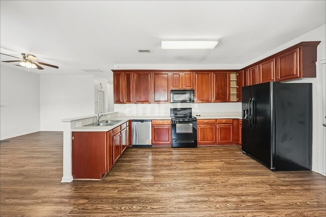Building Photo - 2000 Sweet Gum Ct