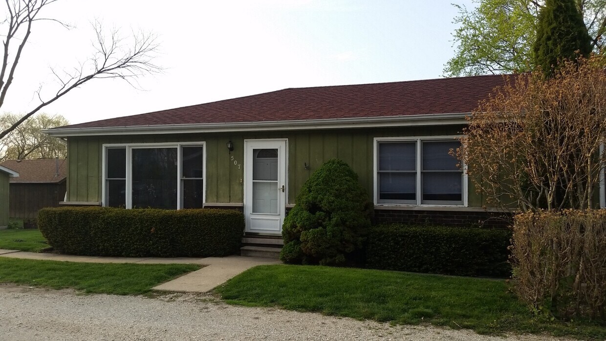 Primary Photo - 505 Oakview Ave