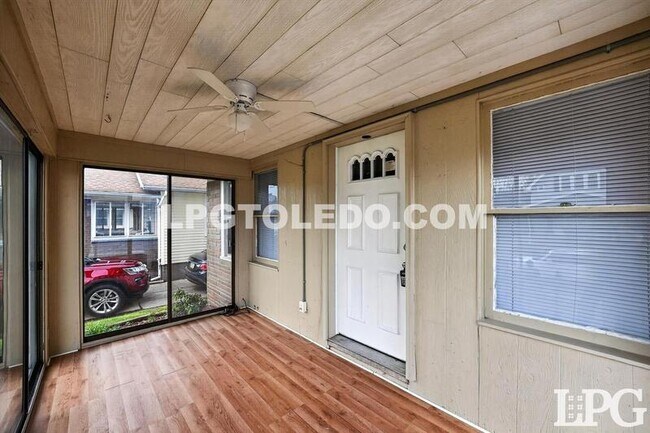 Foto del edificio - 4120 Parrakeet Ave