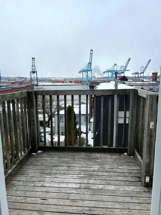 Balcon - 183 Canterbury St