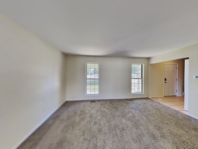 Foto del edificio - 852 Carnoustie Ct