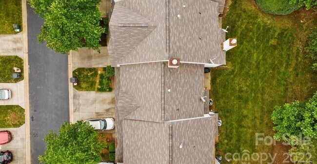 Building Photo - Cougar lane