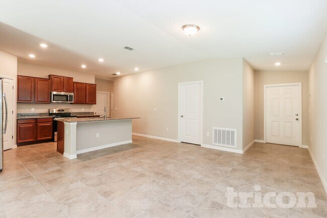 Building Photo - 1724 Broad Winged Hawk Dr