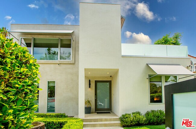 Foto del edificio - 9010 Ashcroft Ave