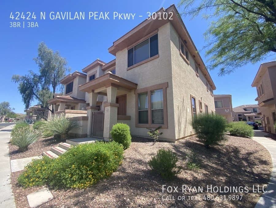 Primary Photo - 42424 N Gavilan Peak Pky