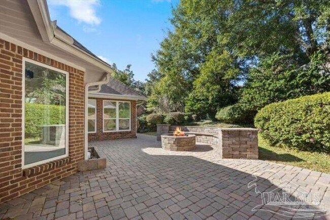 Building Photo - 4700 Bohemia Dr