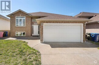 Building Photo - 4881 Juliet Crescent