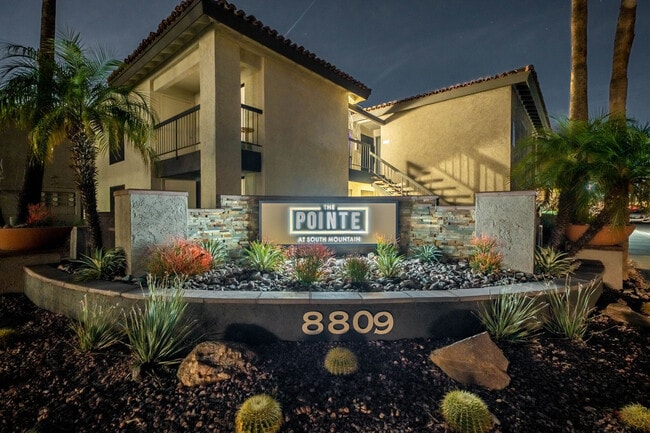 Building Photo - The Pointe at South Mountain