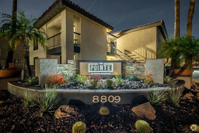 Building Photo - The Pointe at South Mountain