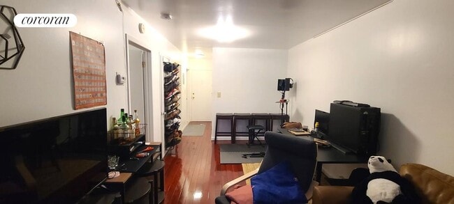 Foto del edificio - 34-30 10th St