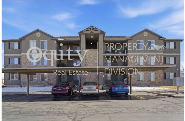 Building Photo - 3812 E Rock Creek Rd