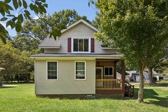 Building Photo - 144 Nelson Dr