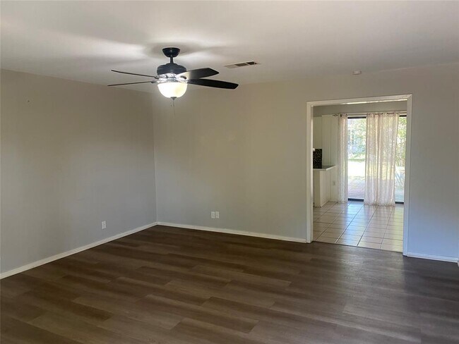Foto del edificio - 6418 Limestone St
