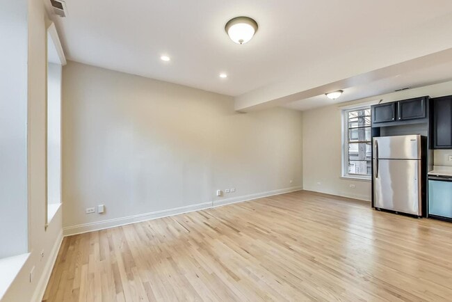 Building Photo - 1519 N Hudson Ave