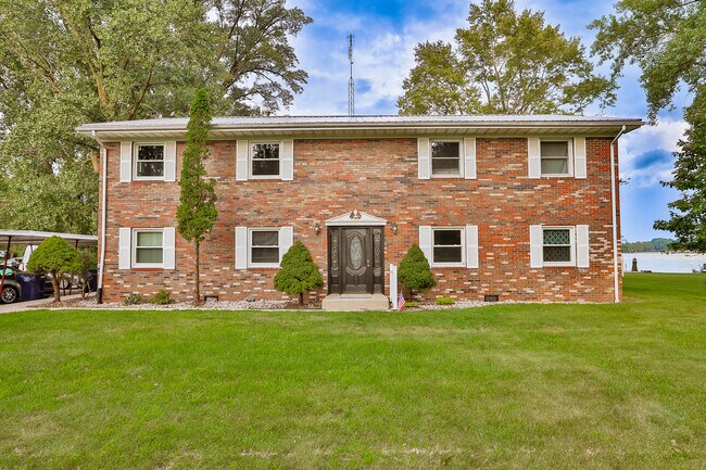 Building Photo - 706 Ross Ave