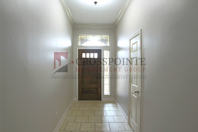 Foto del edificio - Almost Ready! 4 Bedroom 2 Bath + Office in...