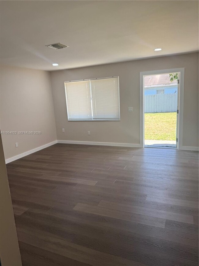 Foto del edificio - 3978 Nokomis Ave