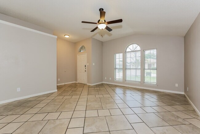 Building Photo - 5909 Northfield Dr