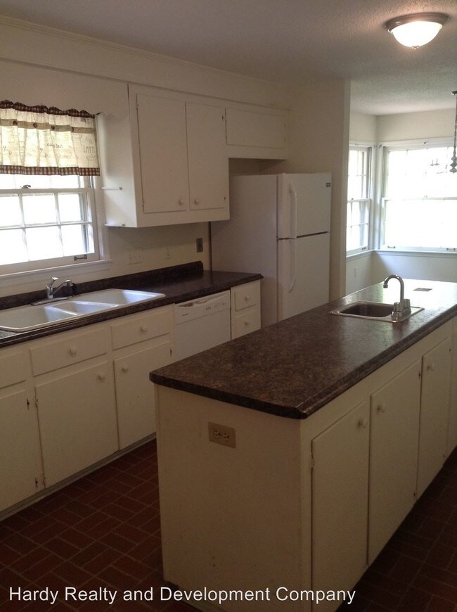 Foto del edificio - 269 W Hermitage Rd NE