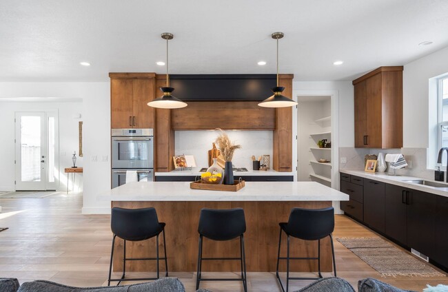 Foto del edificio - Gorgeous Modern Home in Fabulous Location ...