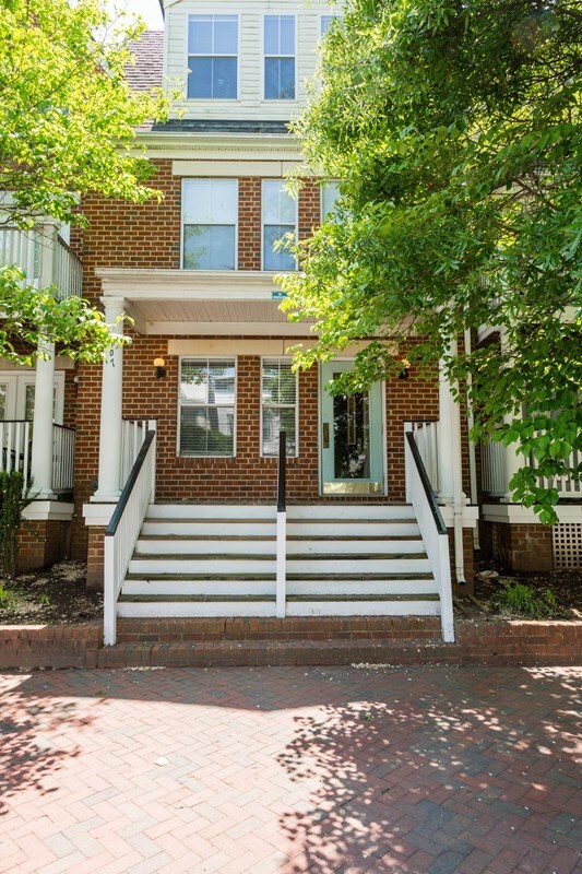 Foto del edificio - 2107 W Cary St