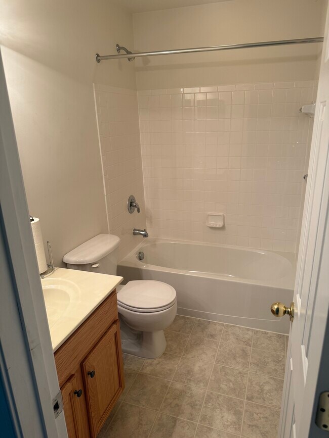 Foto del edificio - 638 Hunters Rd