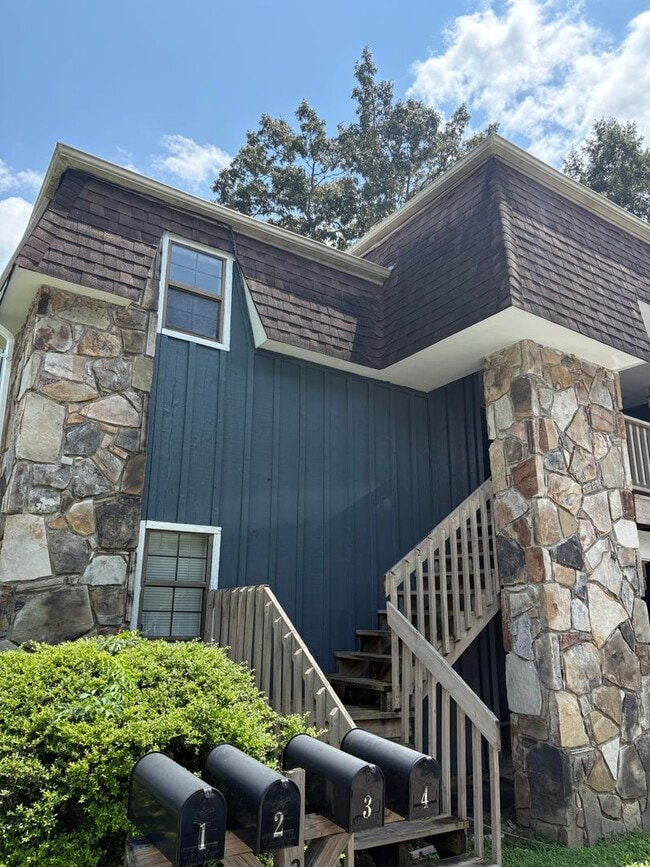 Building Photo - 32 S Germantown Rd