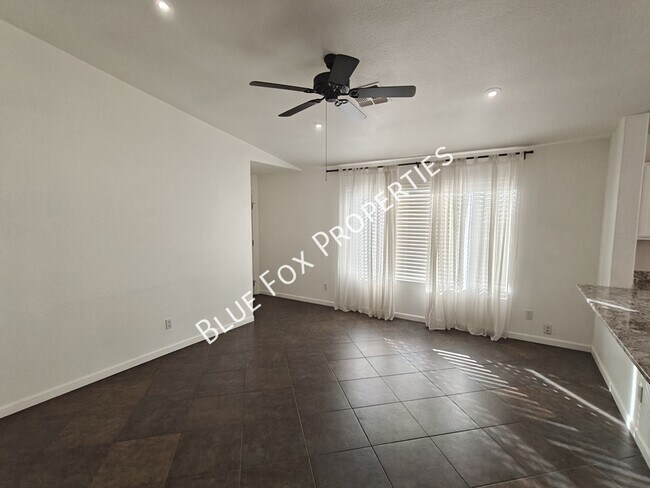 Foto del edificio - 2289 W Enchantment Pl