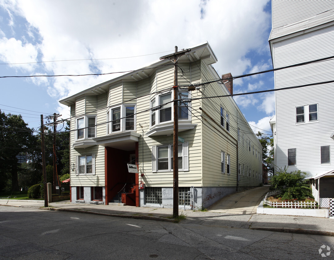 Building Photo - 170 Amherst St