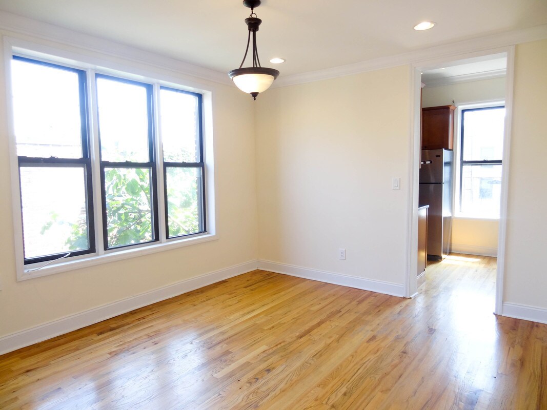 Foto principal - 803 Nostrand Ave