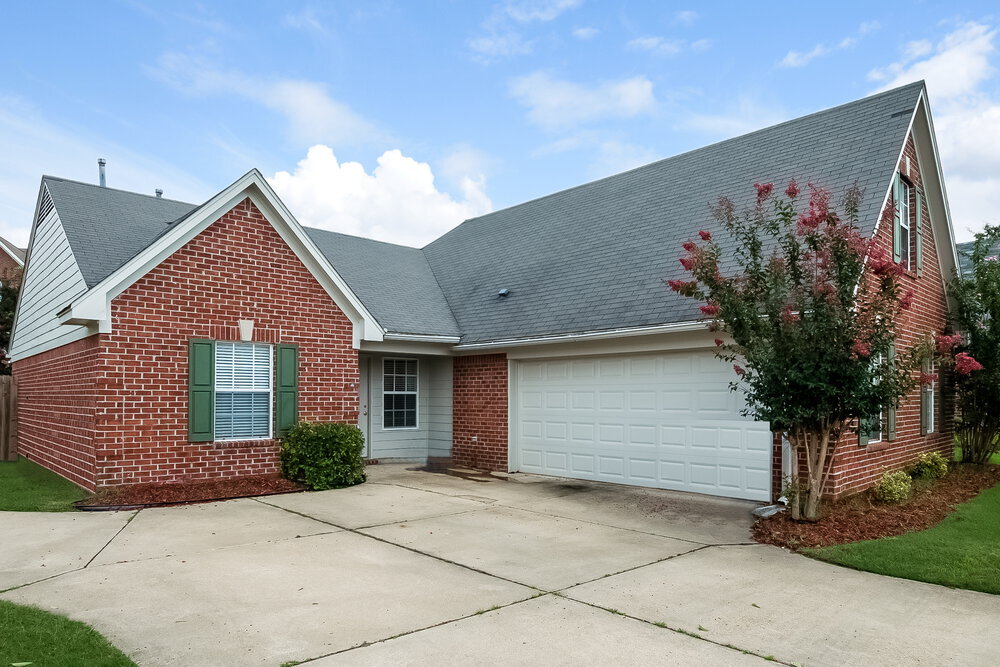 Primary Photo - 10716 Ridgefield Dr
