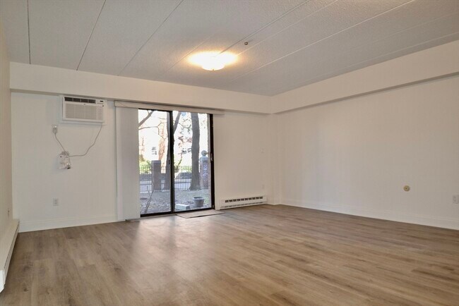 Foto del edificio - 134 Pleasant St