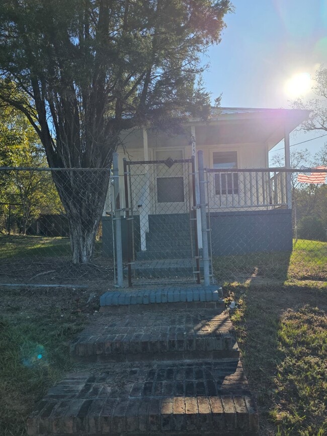 Building Photo - 315 S Seale Rd