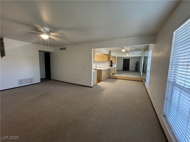 Building Photo - 3109 Pinehurst Dr